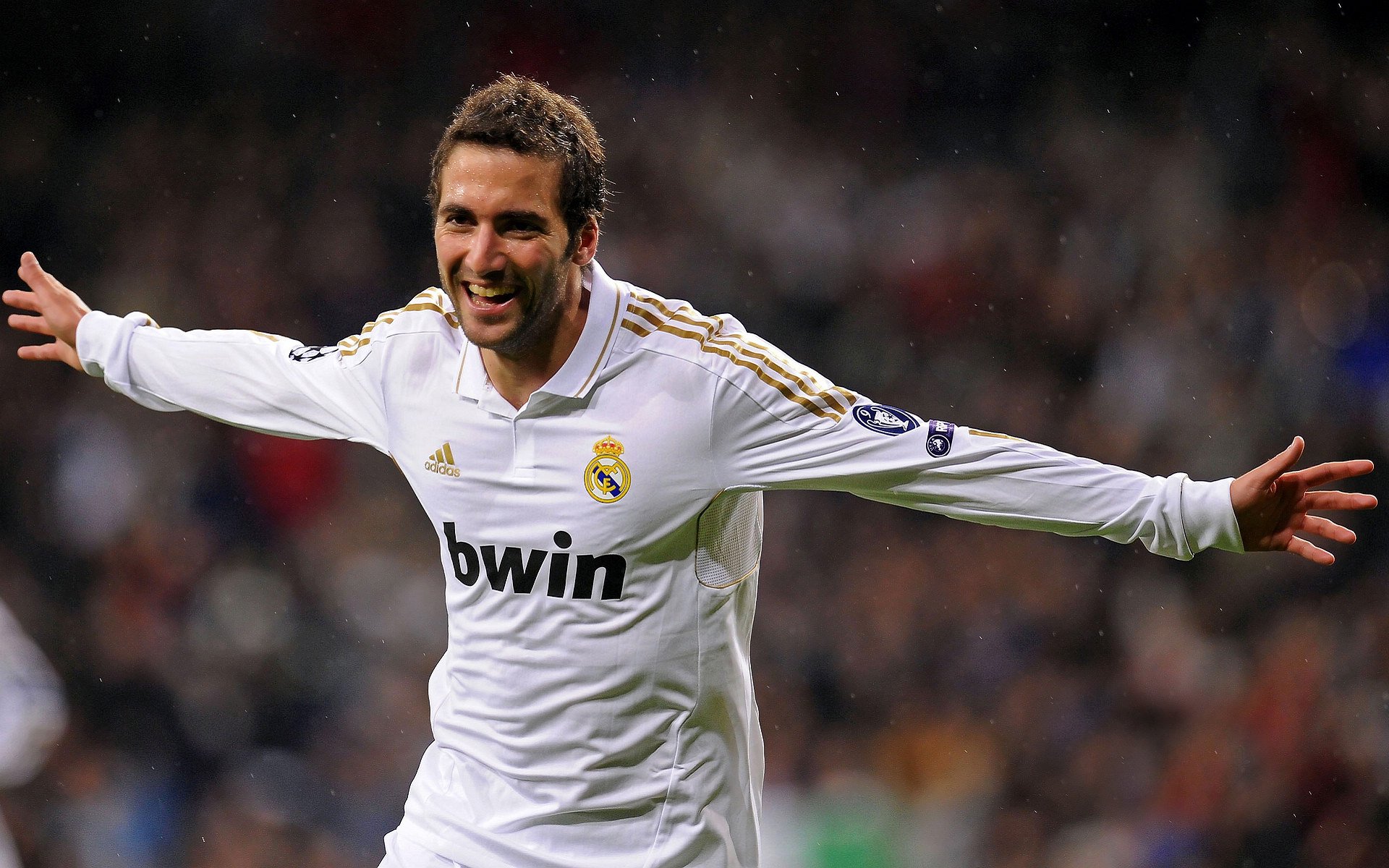 内容创新:沉浸式观赛与虚拟互动带来的商业变现路径,沉浸式展演